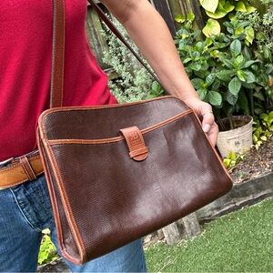 🌟VINTAGE🌟Robert Bestien chocolate & tan crossbody. Circa 1970’s